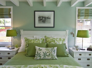 Интерьер зеленой комнаты спальня