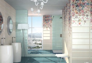 Отделка ванной комнаты керамической плиткой с цветочным узором
